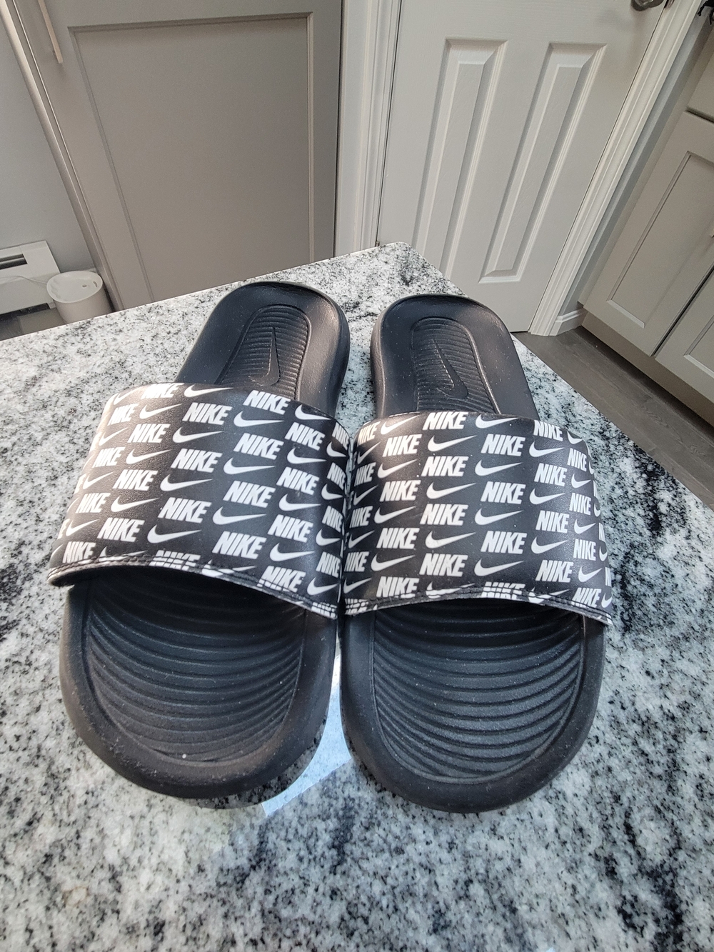 Nike Black/White Logo Slide Sandals - Men